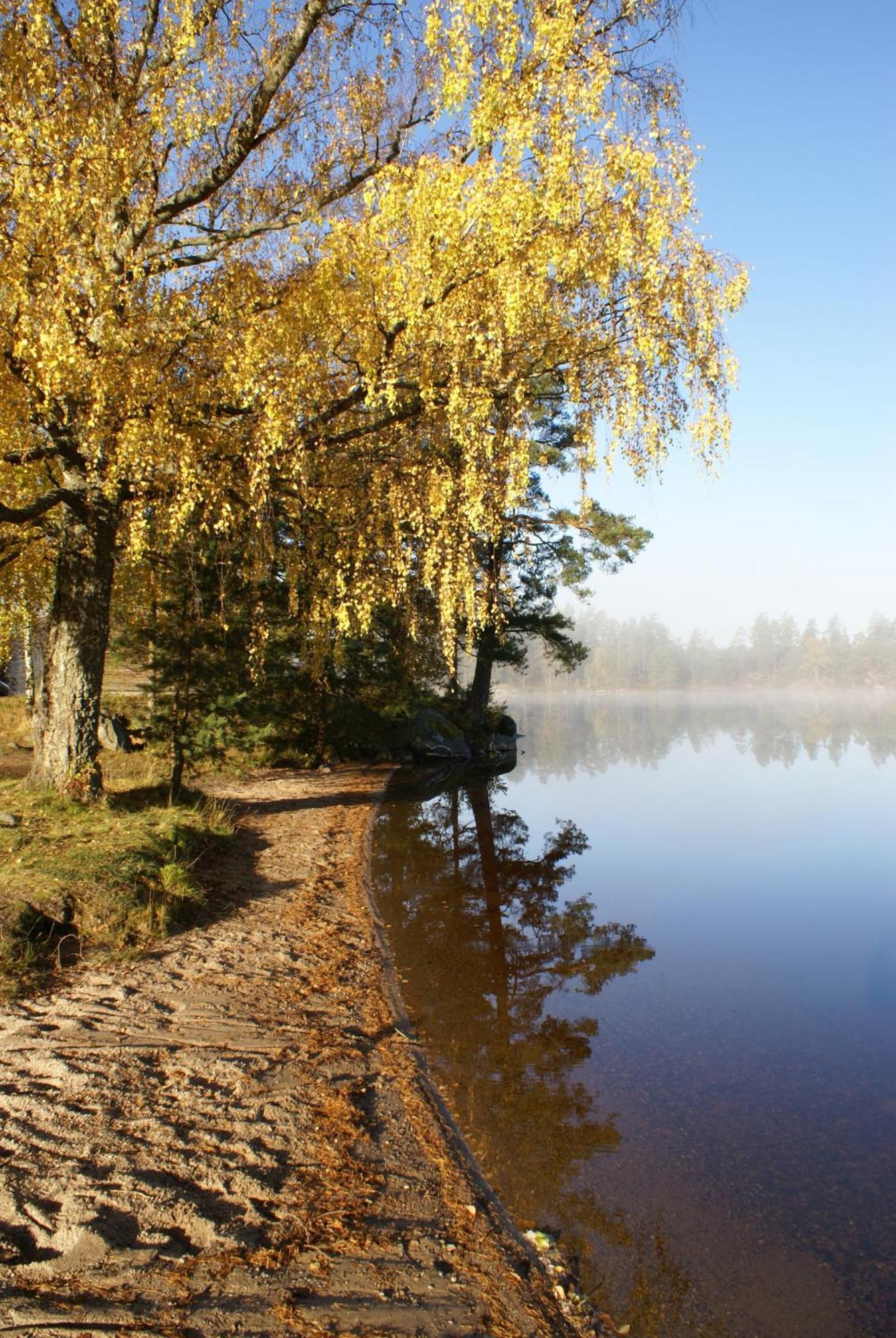 Готель Oesjoenaes Tived Екстер'єр фото
